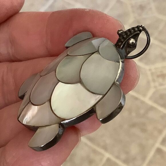 sterling SILVER 925 MOTHER OF PEARL TORTOISE SHELL LARGE PENDANT - Picture 2 of 8